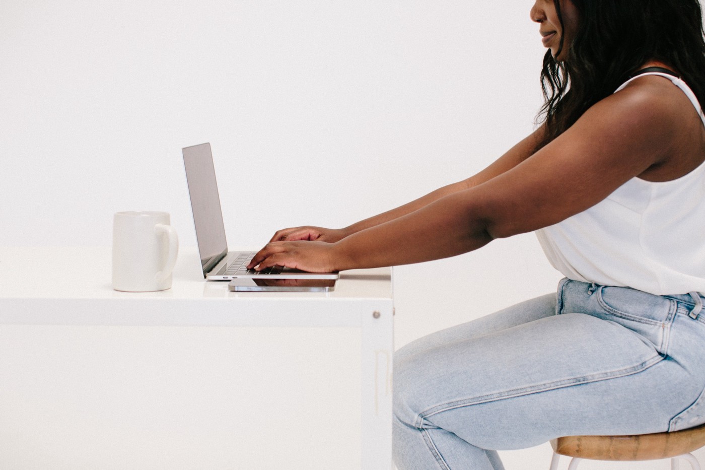 5 Reasons You Need Strategic Positioning to Land More Consulting Clients